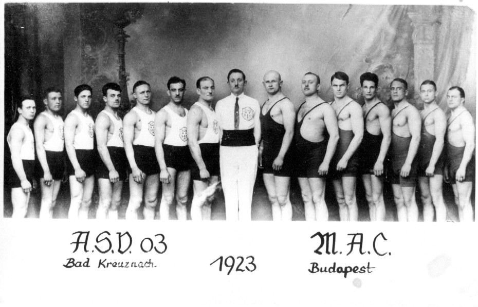 MANNSCHAFTSVERGLEICH_ 4 MANNSCHAFTSVERGLEICH_ 4